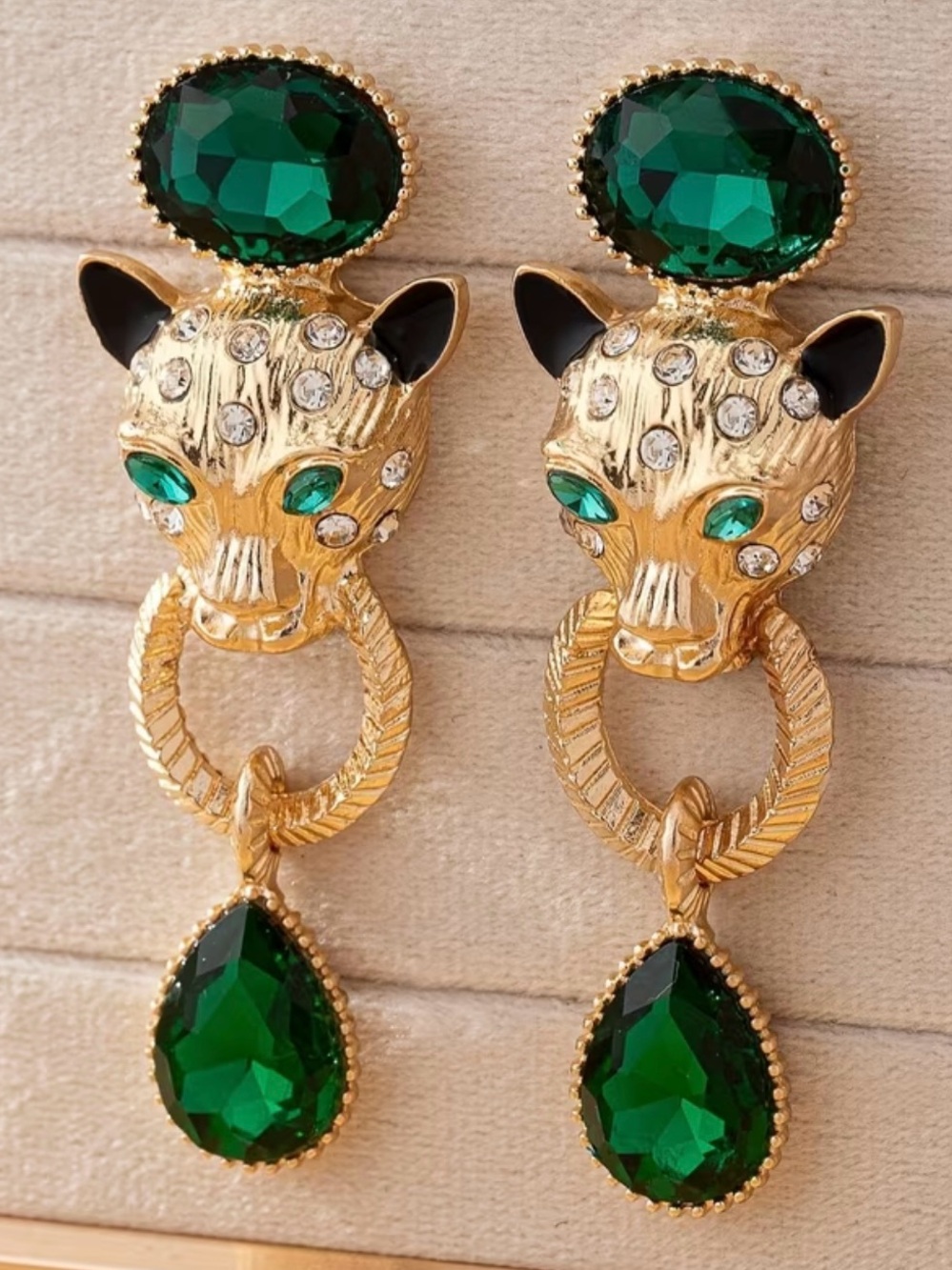 NEW! Luxury Gold Leopard Head Drop Earrings with Emerald Green Crystals 🐆 B2-99 - Picture 1 of 6